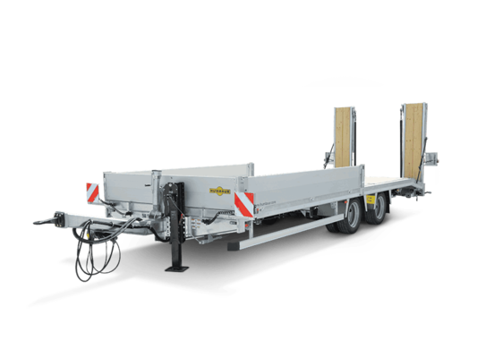 Tandemachs-Tieflader/Plattform anhänger mit klappbaren Auffahrrampen, seitlichen Bordwänden und Stützfuß – idealer Transportanhänger für Baumaschinen, Minibagger und Geräte.