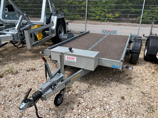 Einachsiger Autotransport- und Maschinentransportanhänger