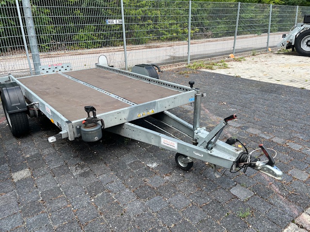 Absenkanhänger für 2 Motorräder transport