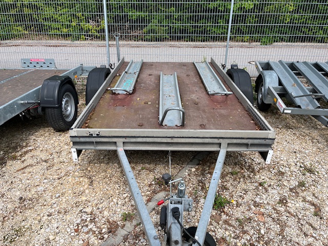 Motorrad anhänger 1-Achser für 3 Motorräder mieten